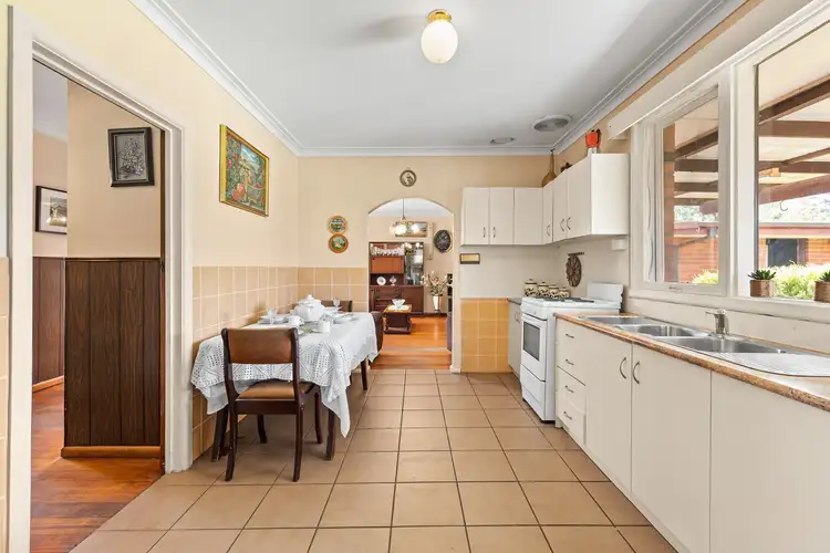 Fifth view of Homely house listing, 8 Mark Street, St Albans VIC 3021