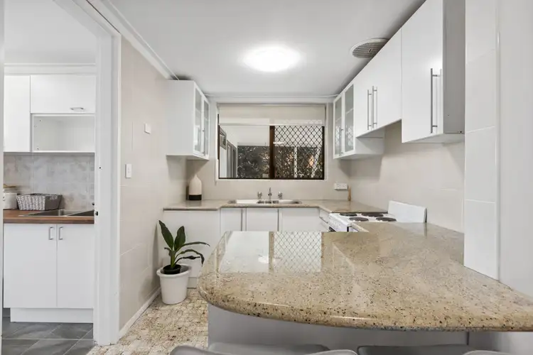 16 Barque Place