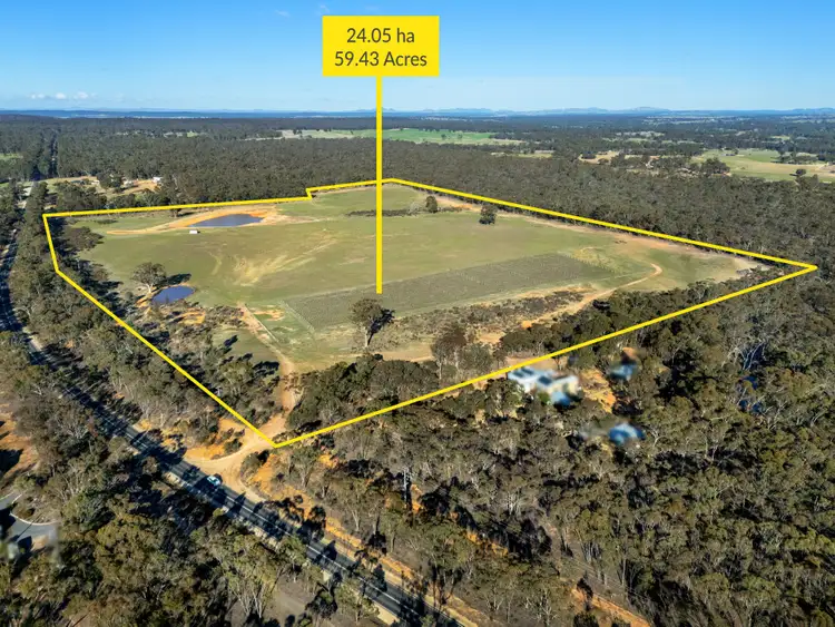 CA 18, 19 & 20 Pyrenees Highway, Avoca VIC 3467