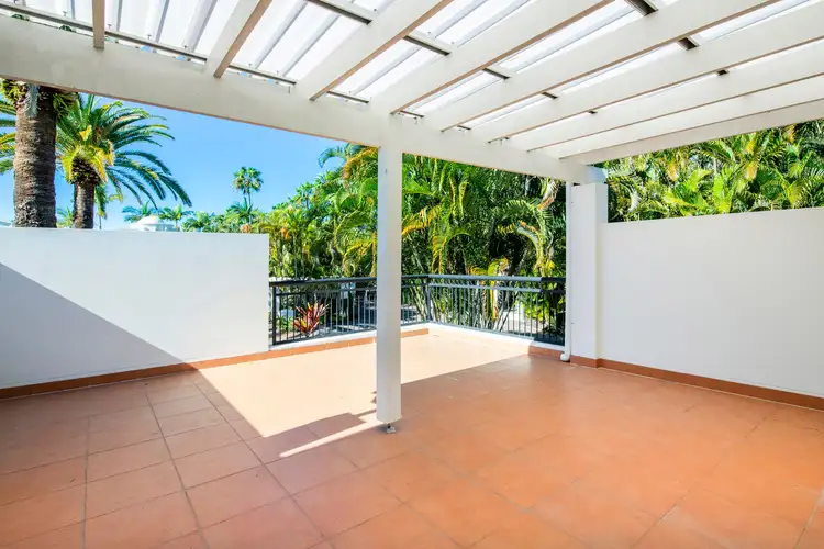 33/100 Cotlew Street East, Southport QLD 4215