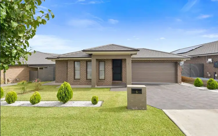 5 Holdsworth Street, Oran Park NSW 2570
