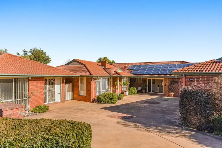 4 Grenville Court, Berwick VIC 3806