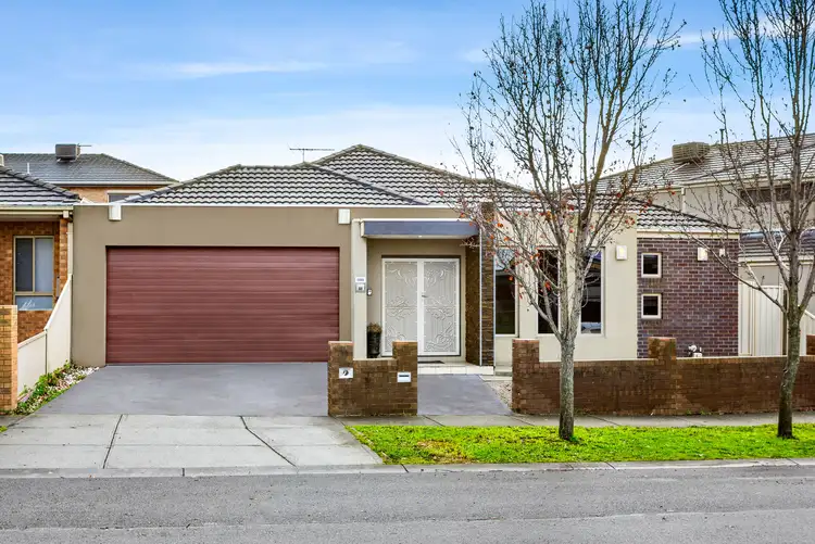 88 Lakeside Drive, Roxburgh Park VIC 3064