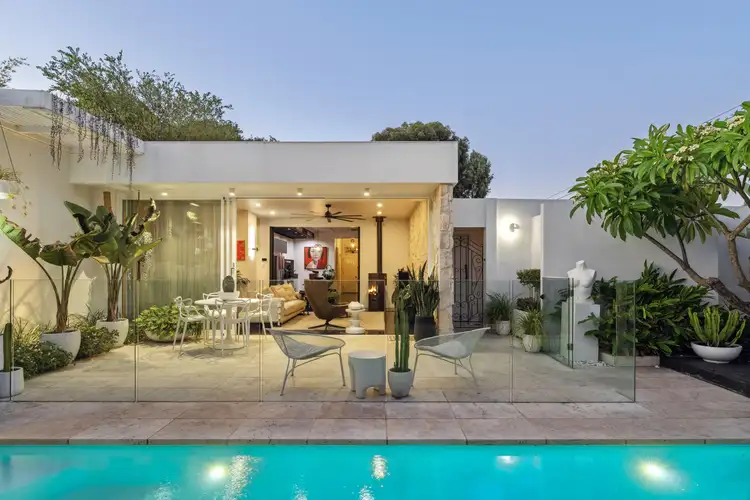 54 Macfarlane Street