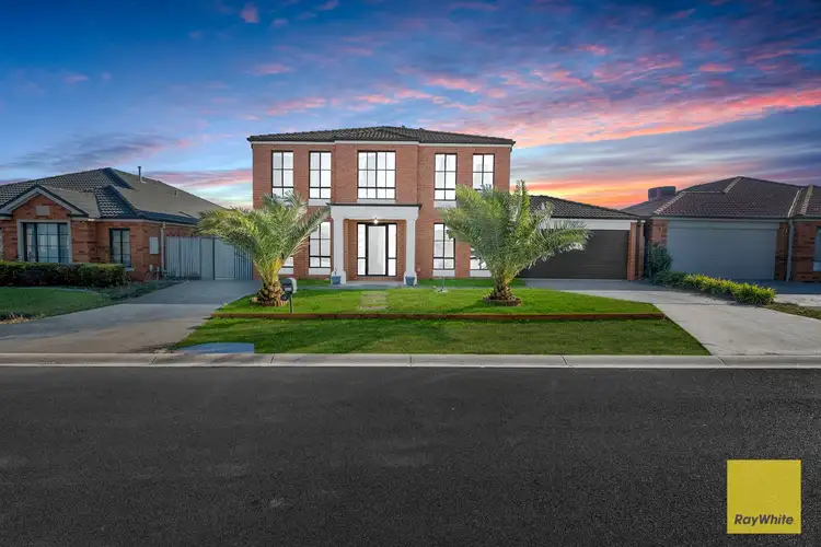 18 Carlyon Close, Melton West VIC 3337