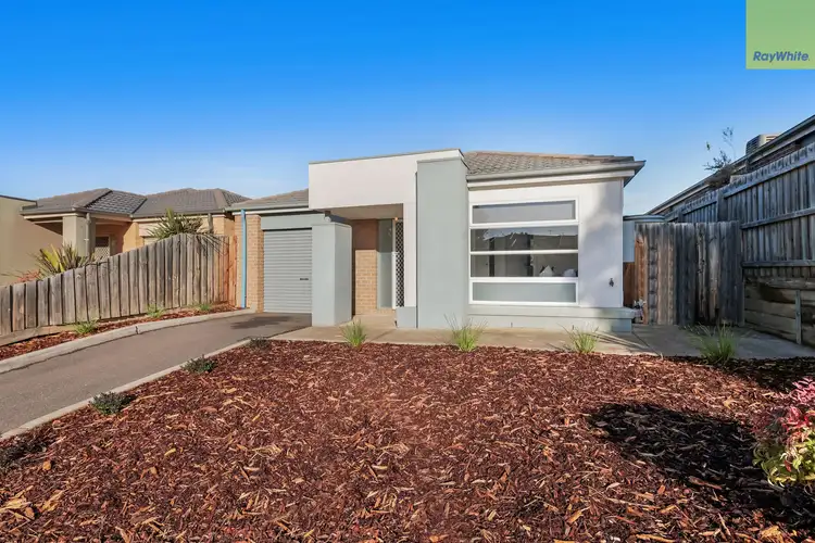 9/8 Silverdale Drive, Darley VIC 3340