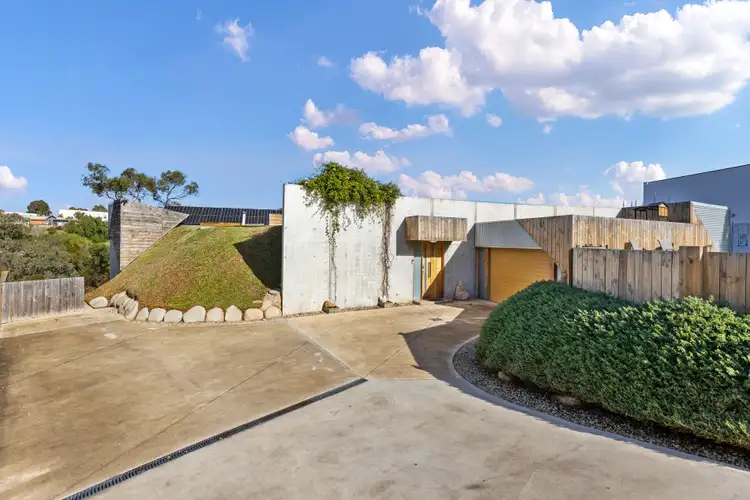 21A Rivergum Close