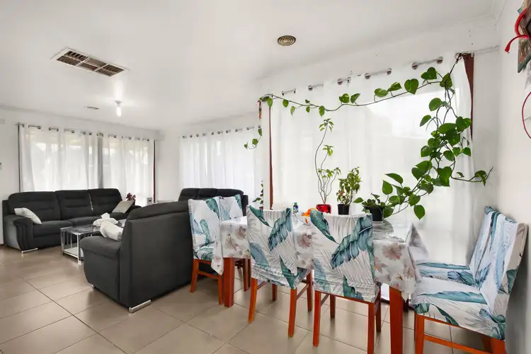 Fourth view of Homely house listing, 2 Huntly Court, Meadow Heights VIC 3048