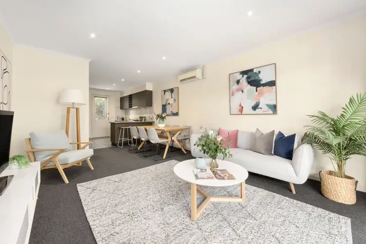 2/10 Rugby Road, Hughesdale VIC 3166