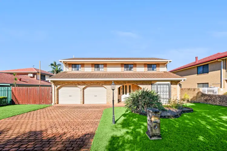 20 Carnaby Street, Macgregor QLD 4109