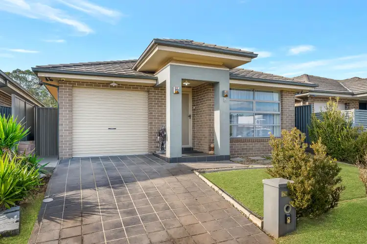 8 SHORTBRIDGE Avenue, Middleton Grange NSW 2171