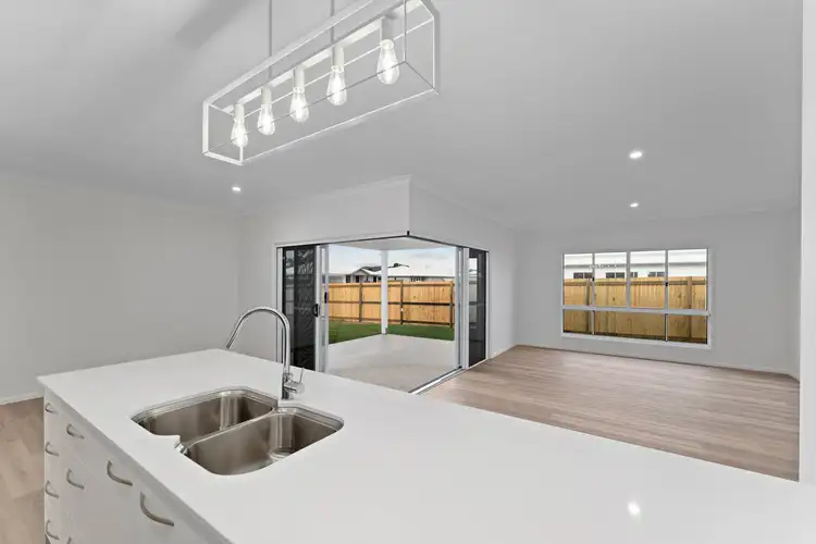 Fifth view of Homely house listing, 22 Vue Way, Parkhurst QLD 4702