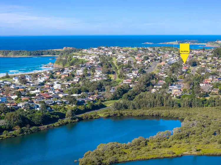 Fourth view of Homely house listing, 10 Cameron Crescent, Kiama Downs NSW 2533