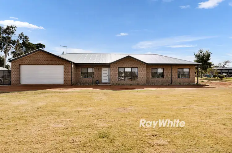 11 Yanco Road, Coomealla NSW 2717