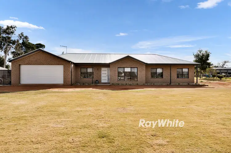 11 Yanco Road, Coomealla NSW 2717