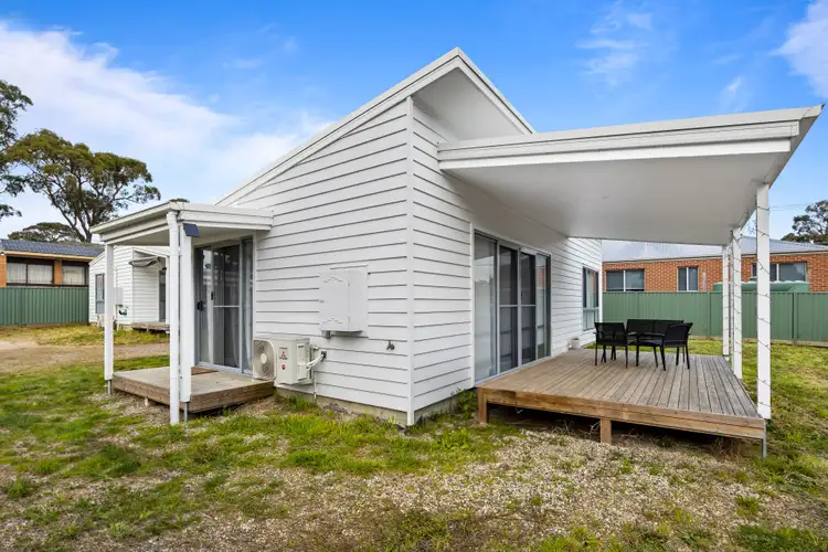 2/104a Lylia Avenue, Mount Clear VIC 3350