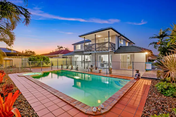 4 Ivor Court, Benowa QLD 4217