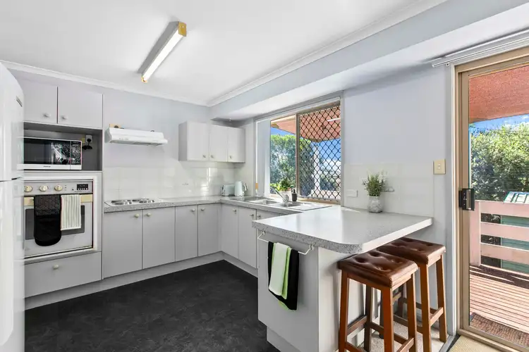 Sixth view of Homely house listing, 16 Granada Court, Point Vernon QLD 4655