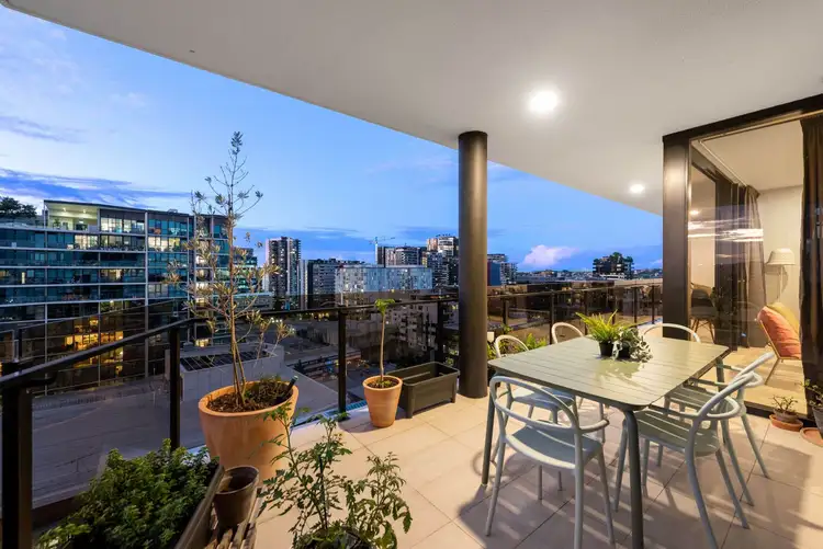 1302/27 Commercial Road, Newstead QLD 4006