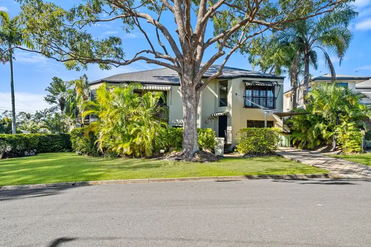 1/7 Sandown Avenue, Bundall QLD 4217