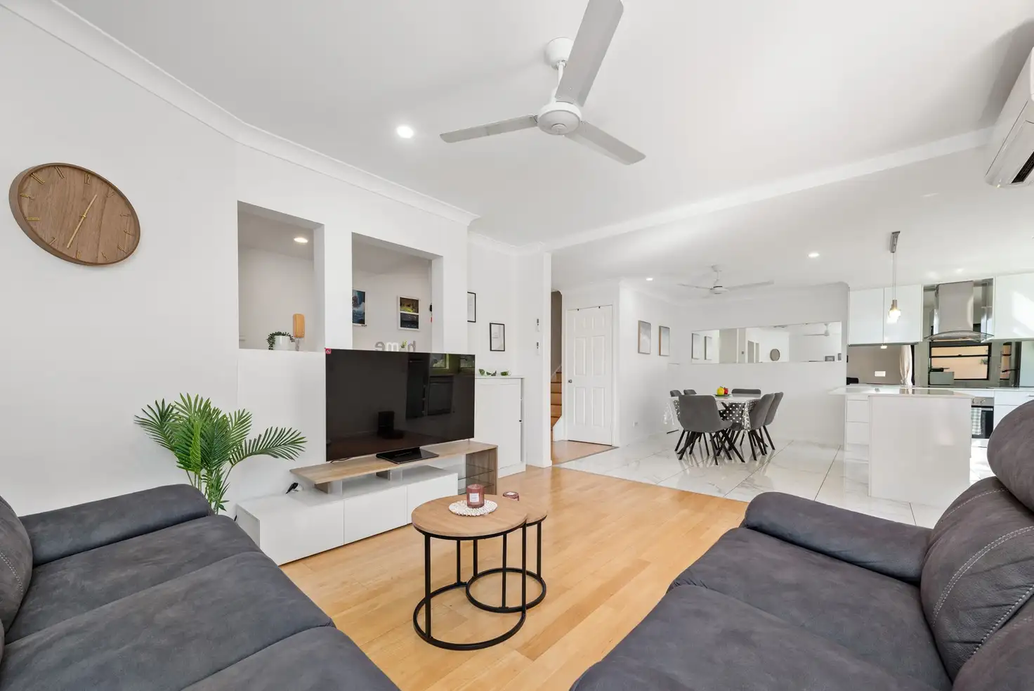 Main view of Homely townhouse listing, 11/2200 Logan Road, Upper Mount Gravatt QLD 4122