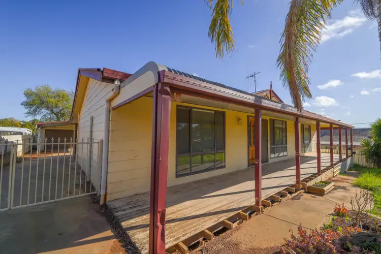 6 Park Street, Parkes NSW 2870