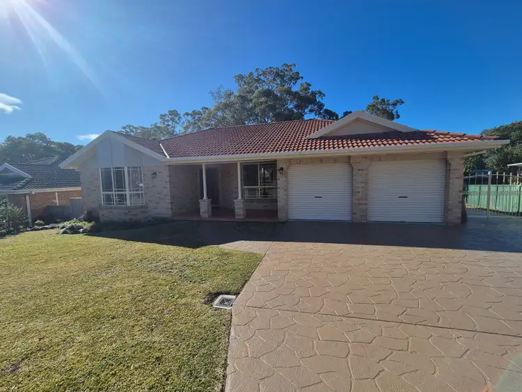 12 Wisteria Place, Bomaderry NSW 2541
