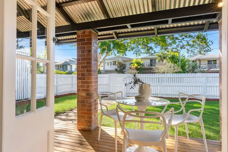 27 Strong Avenue, Graceville QLD 4075