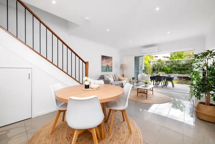 18 Whitley Street