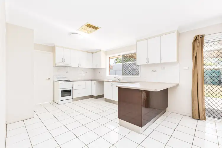 Fifth view of Homely house listing, 42 Dawn Crescent, Emerald QLD 4720