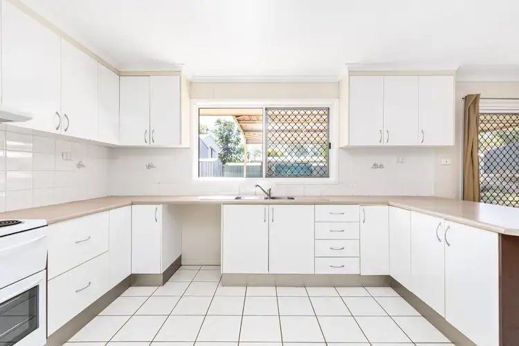 Sixth view of Homely house listing, 42 Dawn Crescent, Emerald QLD 4720