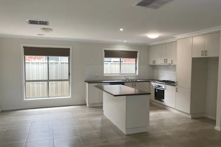 65 Songlark Crescent, Thurgoona NSW 2640
