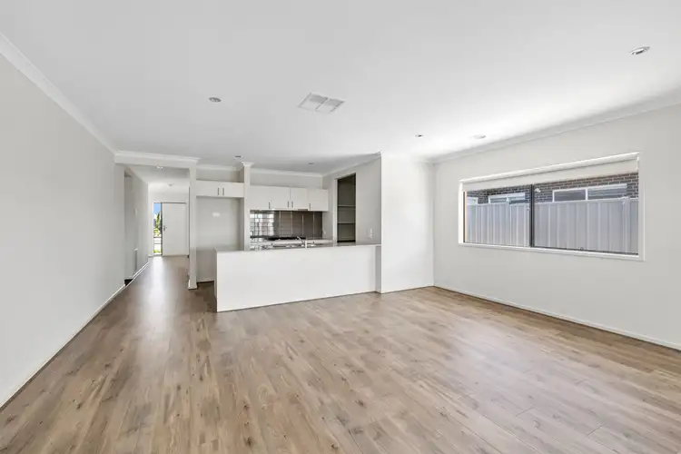Second view of Homely house listing, 6 Mullingar Drive, Alfredton VIC 3350