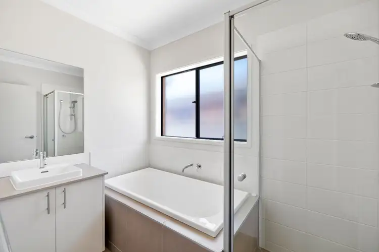 Fifth view of Homely house listing, 6 Mullingar Drive, Alfredton VIC 3350