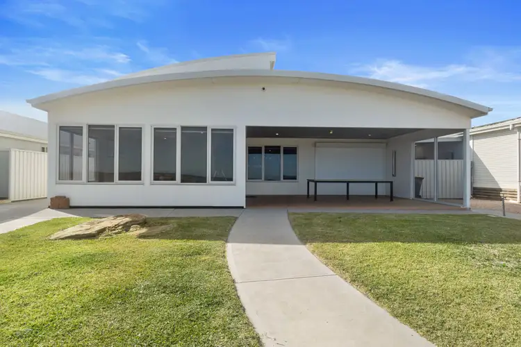 9 Palmer Esplanade, North Beach SA 5556