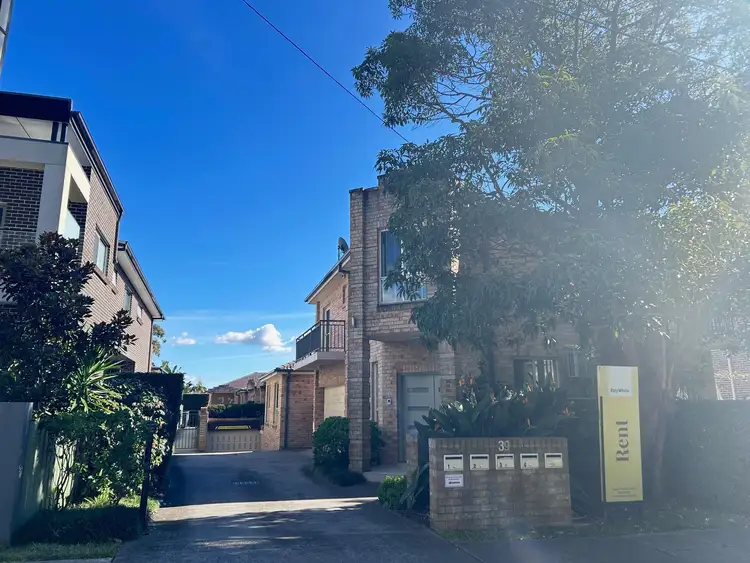 4/39 Ogilvy Street, Peakhurst NSW 2210