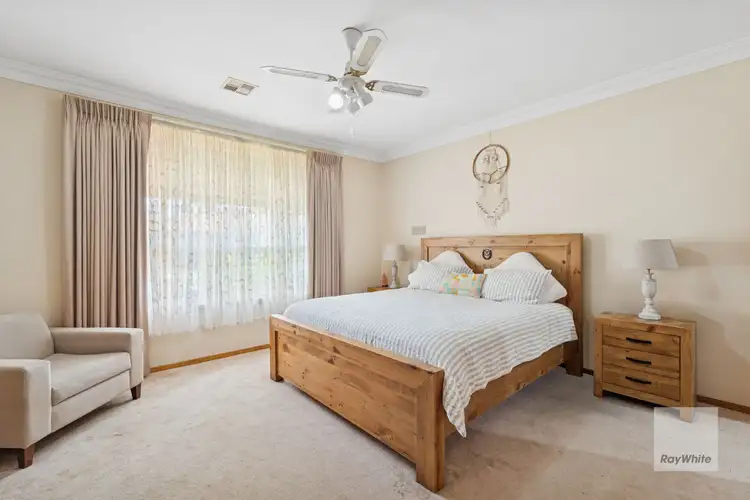 Seventh view of Homely house listing, 2 Galloway Court, Taylors Lakes VIC 3038