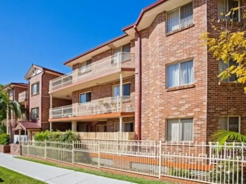 Main view of Homely unit listing, 8/52-54 Carrington Avenue, Hurstville NSW 2220