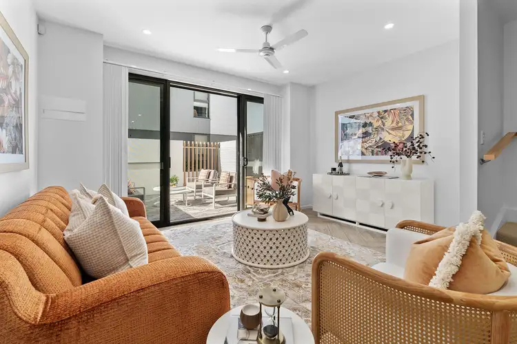 5619 Harbourview Drive