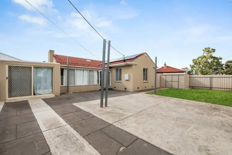 4 Coleridge Crescent, Clearview SA 5085