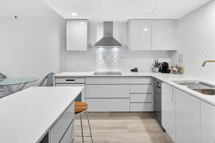 Sixth view of Homely unit listing, 1E/3540 Main Beach Parade, Main Beach QLD 4217