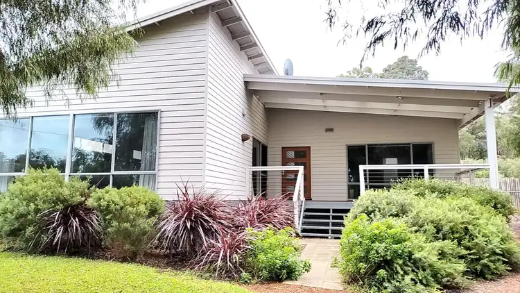 10 Heather Road