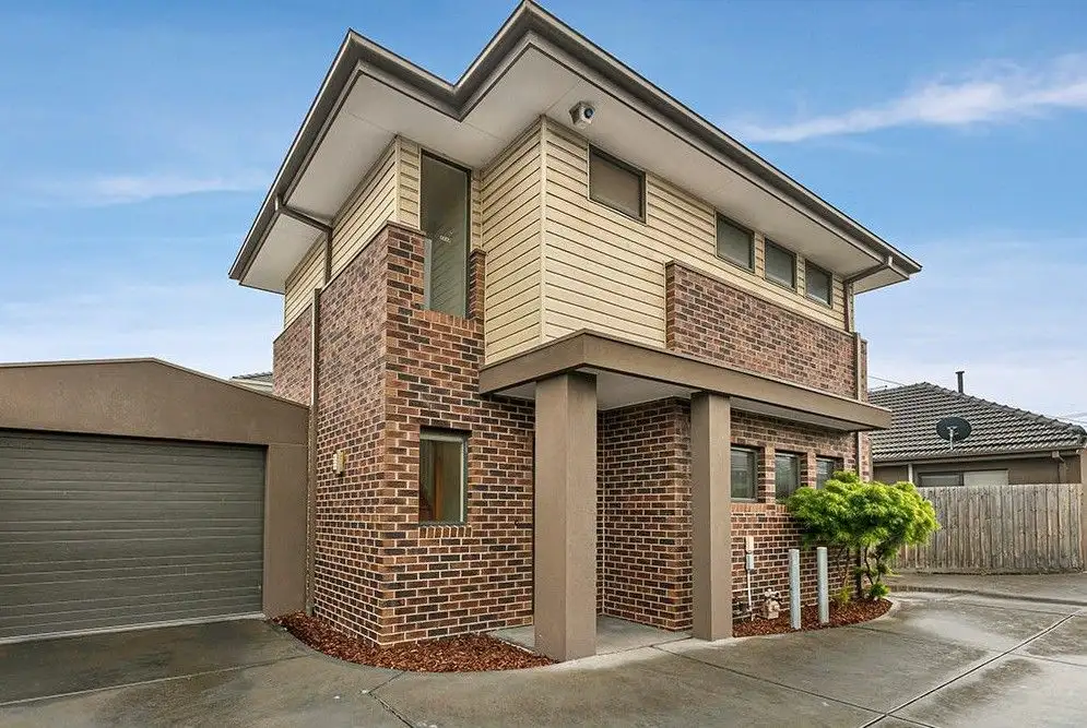 Main view of Homely townhouse listing, 2/125 St Vigeons Road, Reservoir VIC 3073