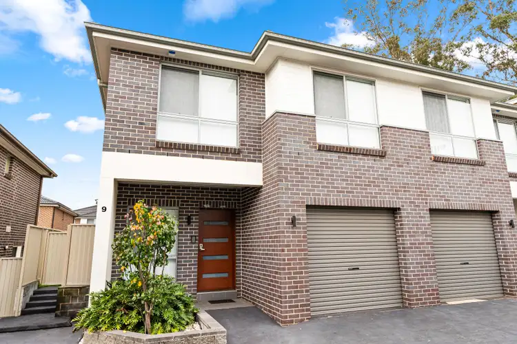 9 Calvert Glade, Quakers Hill NSW 2763