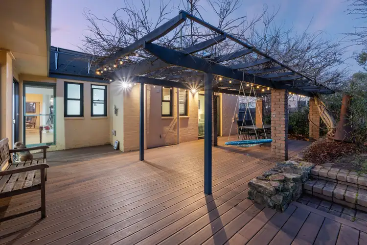 13 Belconnen Way, Weetangera ACT 2614