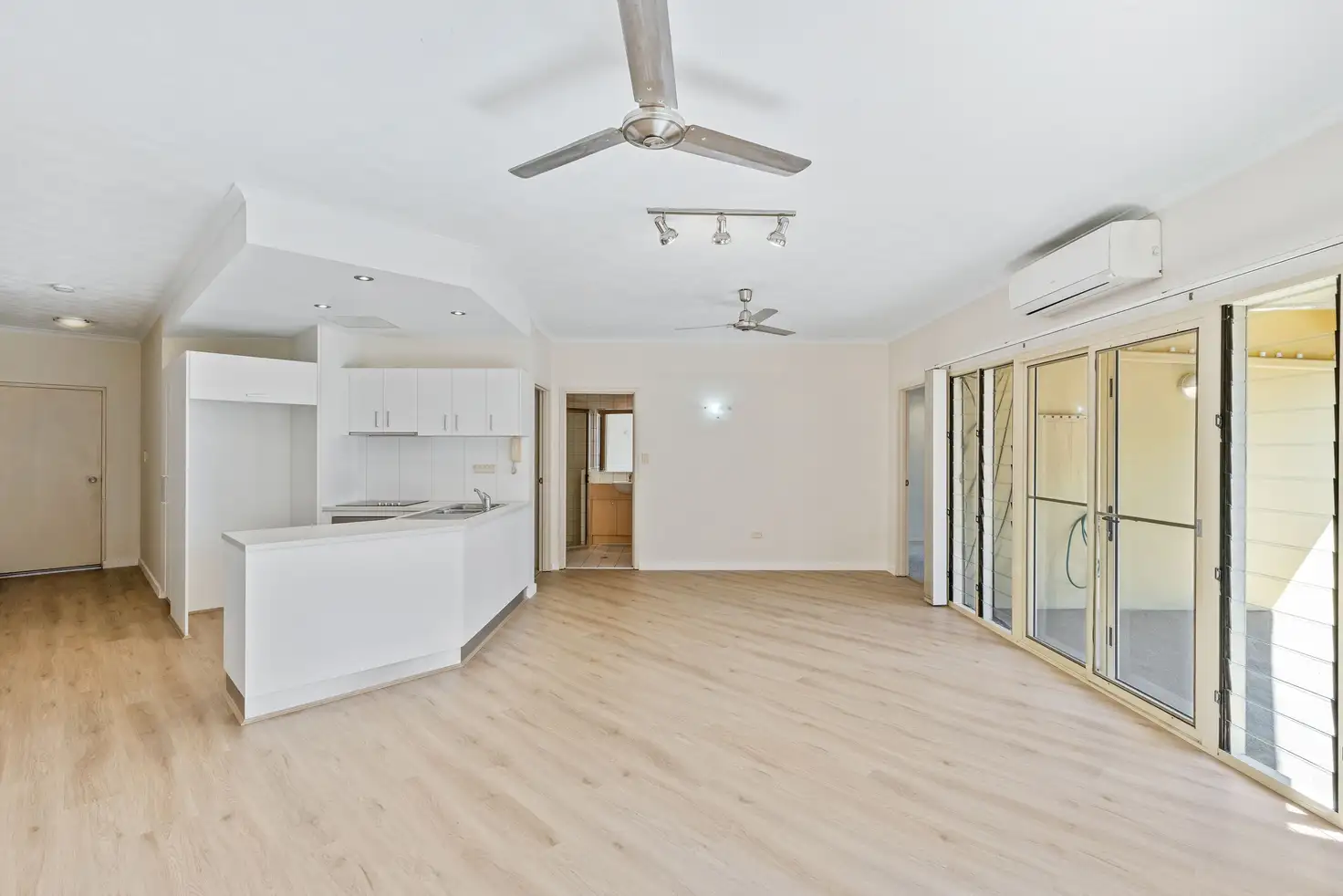 Main view of Homely unit listing, 15/16-18 Mackillop Street, Parap NT 820