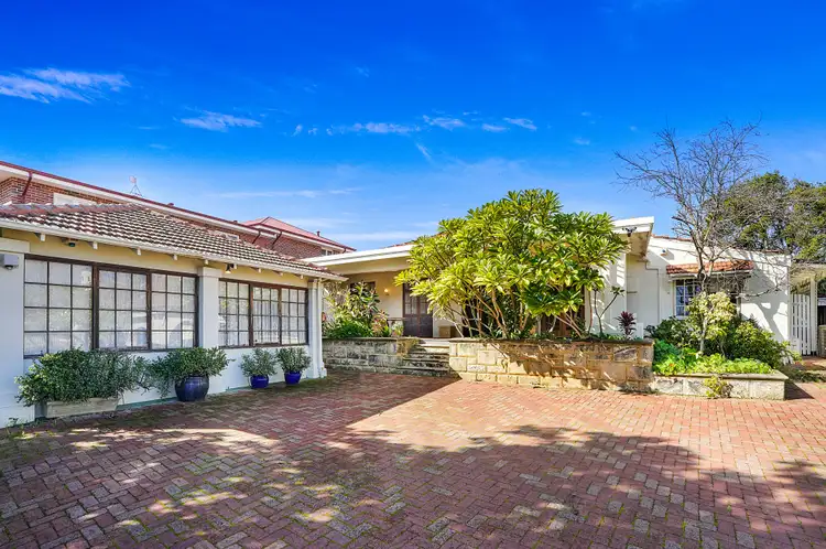 23 Inverness Crescent