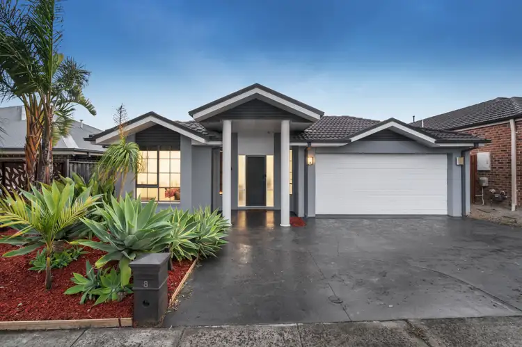 8 Peterborough Drive, Doreen VIC 3754