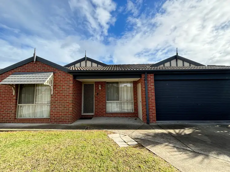 76 Calais Circuit, Cranbourne West VIC 3977