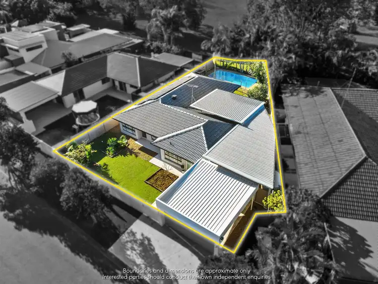 68 Volante Crescent, Mermaid Waters QLD 4218